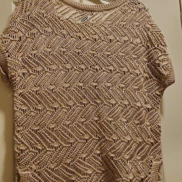 Top - Picture 3 of 4